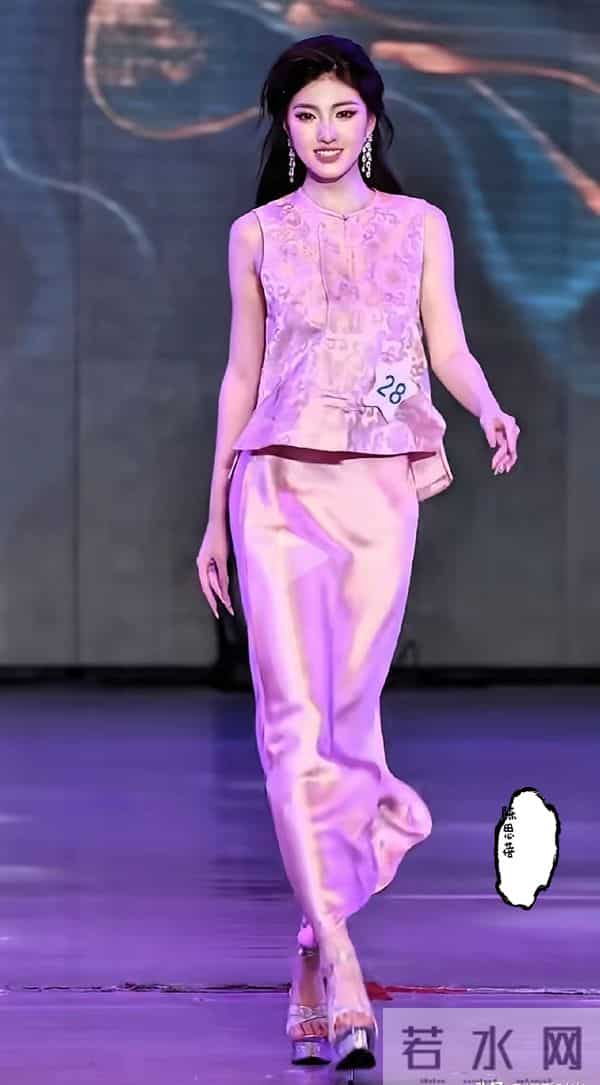 2025地球小姐澳门赛区诞生了一位绝美冠军，陈思蓓：写真欣赏。