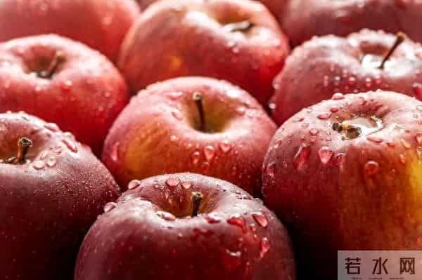 “蒸苹果”让我从黄脸婆变回水嫩妈！60岁老妈的护肤秘诀藏不住了