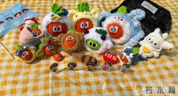 包挂狂揽千亿市场，2025最野潮流，年轻人把小物件玩出了花