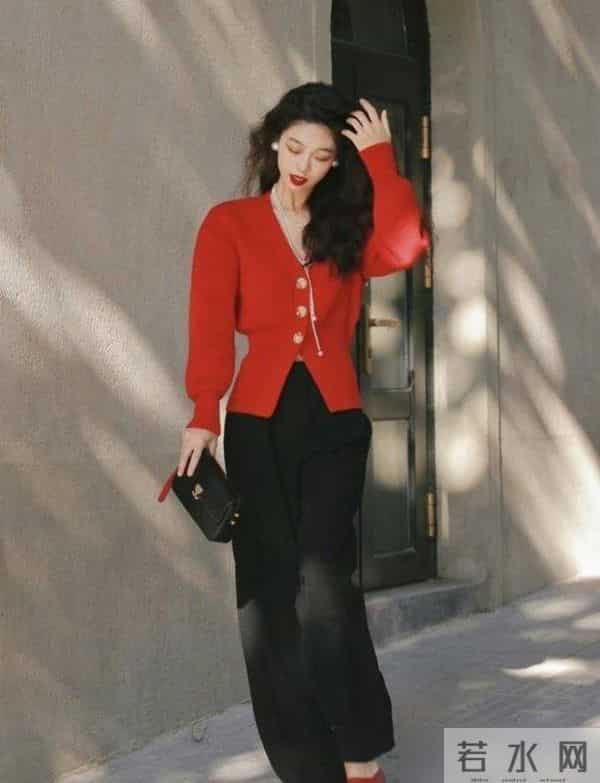 皮肤偏黄偏黑的女人，秋冬少穿“棕色”！这3种颜色更高级显白