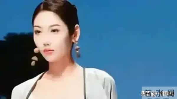 评委比模特都要漂亮，身材简直是天花板，清纯靓丽，气质优雅迷人