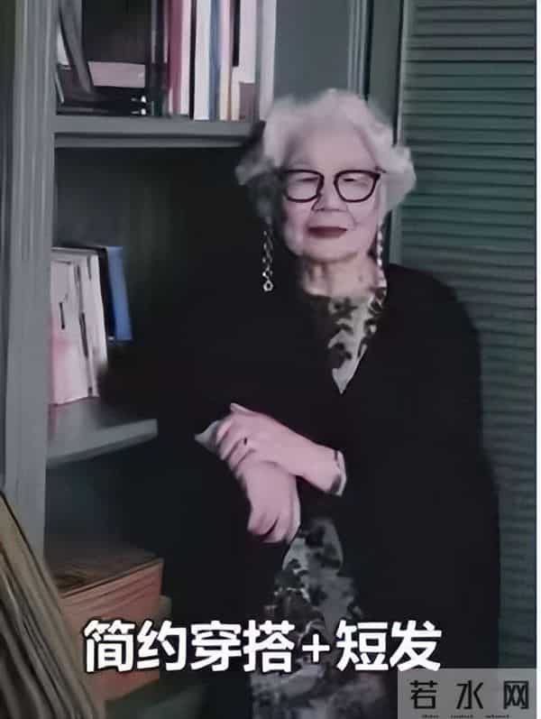 “西蓝花头、黑长直”带偏了多少50＋女人？自认为减龄，实际太土