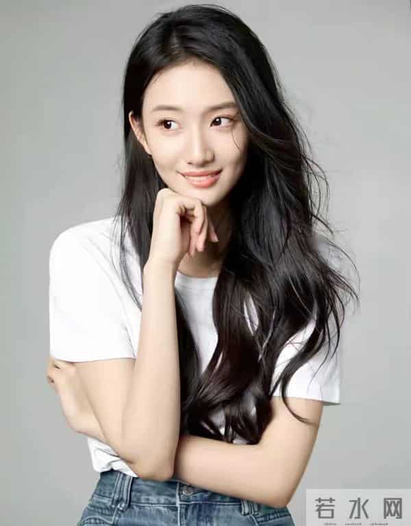 北电的恩美校花，大气明媚，冰清玉洁，网友直呼：幻似天仙下凡！