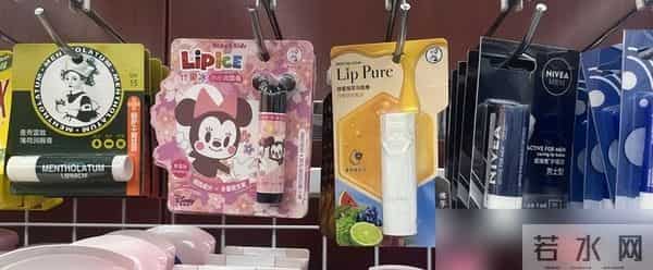 睡前涂润唇膏更有效？秋冬护唇：这两个坏习惯先改掉