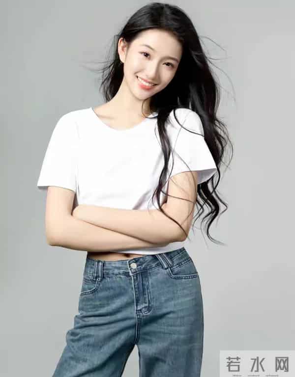 北电的恩美校花，大气明媚，冰清玉洁，网友直呼：幻似天仙下凡！