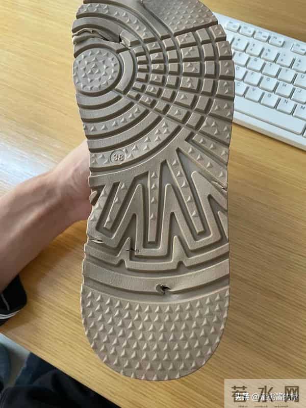 30多元和1000多元的“雪地靴”，差别真的很大么？看完你就懂了