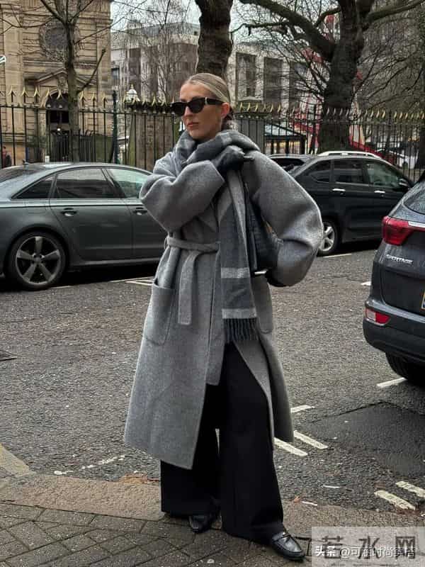 冬天想穿得年轻点？中年女性一定要避开的5种颜色！