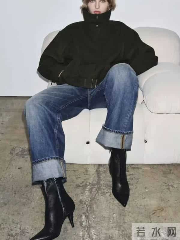 黑靴子太优秀了，冬天配这条裤子超好看