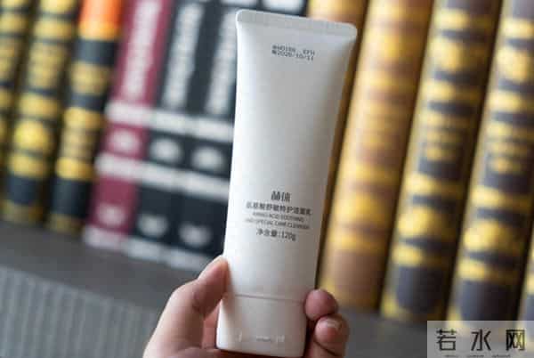 表面清洁没效果？赫徕洗面奶测评：深入肌底净化毒素+抗衰养肤