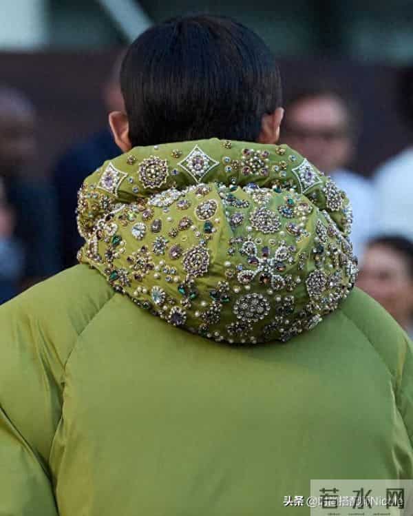 不建议买的3类网红羽绒服，卖的贵还窜风！这4个品牌内行都在买