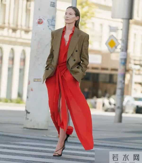 今冬绝美“配色”大赏！这两个颜色，为什么又被热捧？