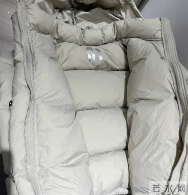 建议大家：买羽绒服时，上面没有“这几个字”，基本都是假货！