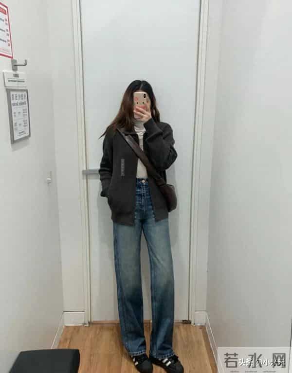 优衣库这波赢麻了！灰绿开衫直接撞脸Lemaire？