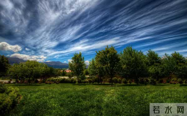 一个女人的性格好不好，看她的穿衣风格，多半就知道了