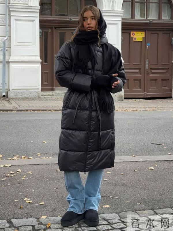 羽绒服+牛仔裤=冬天王炸CP！明星平民都在穿，保暖时髦还不挑人！