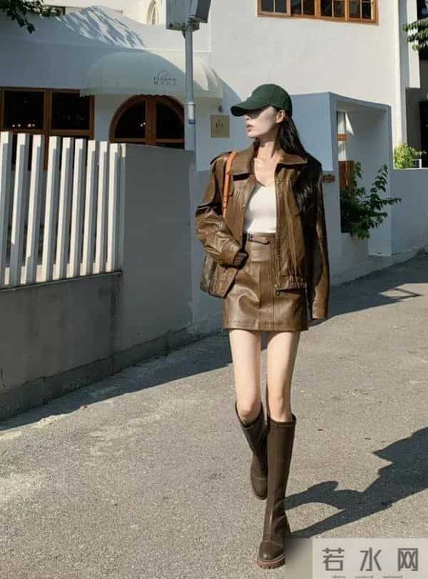 今年秋冬的流行色，为什么非“棕色”莫属？看完上海街拍就知道了