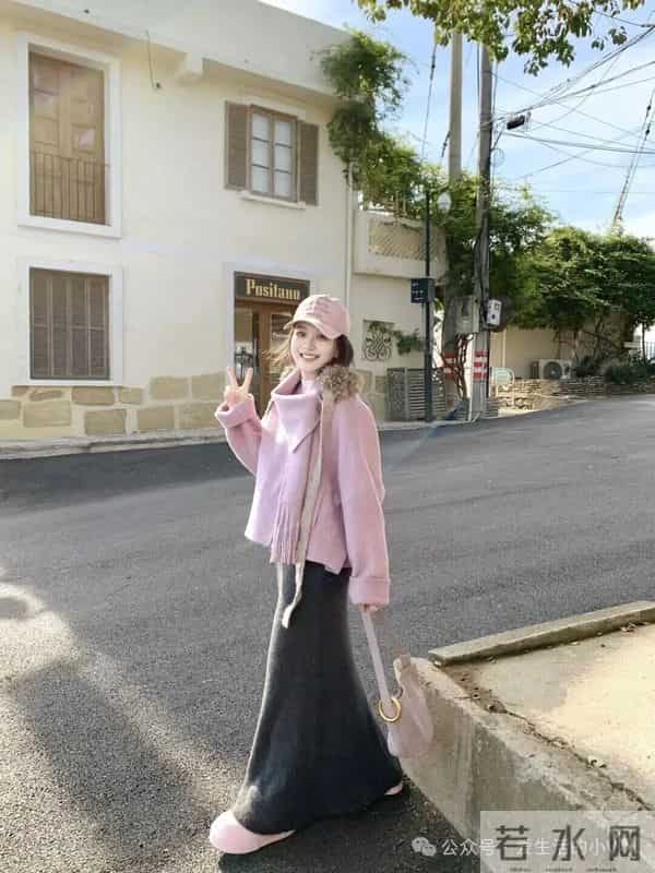 冬季穿搭“紫”定温柔｜浅灰紫大衣+松弛感半裙