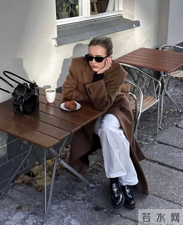 黑白棕，冬天穿衣这么“配色”，太高级了