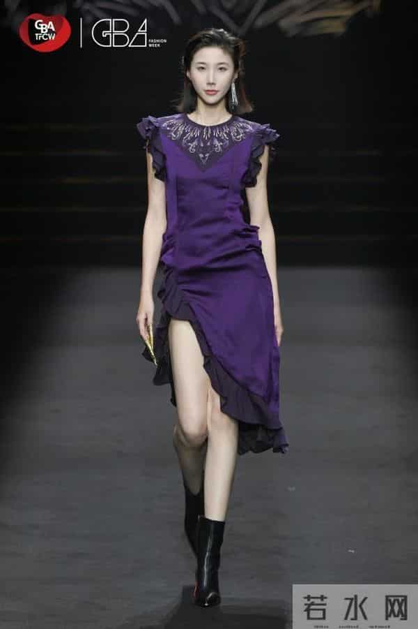 大湾区科技时尚文化周莨荘香云纱以“五行幻境”开启国际时尚对话