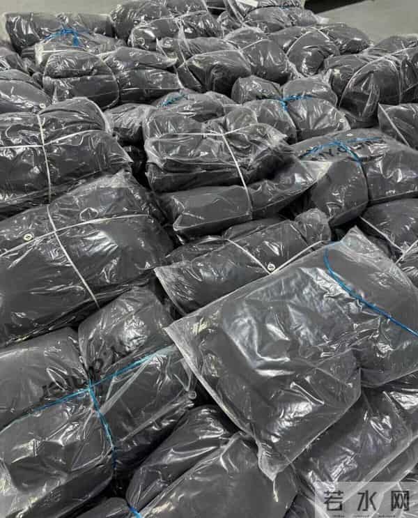 “排骨羽绒服”成冬季爆款！选购羽绒服注意这些“误区”