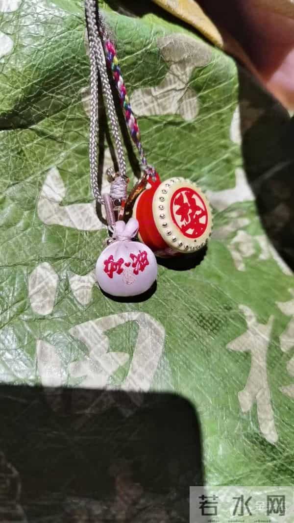 城事热话丨这个小玩意搜索量暴涨140%，金华是如何“挂”住年轻人的心？