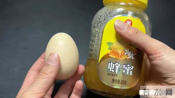 蜂蜜+鸡蛋=素颜神器！小脸干净到发光，省钱又实用