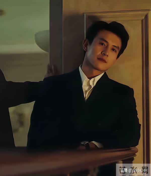 刘萧旭素颜“太丑”！短剧演员矮点老点都行，没男人气质才真垮！