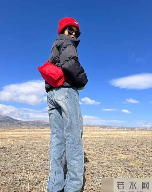 没想到，今冬“奶奶帽”火了！明星潮人都上头了，意外的洋气好看