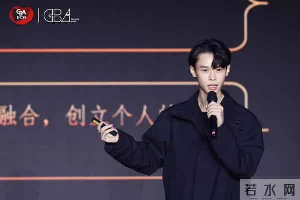 大湾区科技时尚文化周莨荘香云纱以“五行幻境”开启国际时尚对话