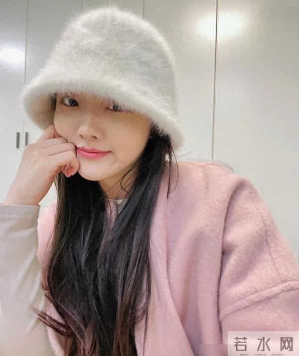 今年秋冬流行一种帽子，叫“奶奶帽”！保暖时髦，看着还减龄