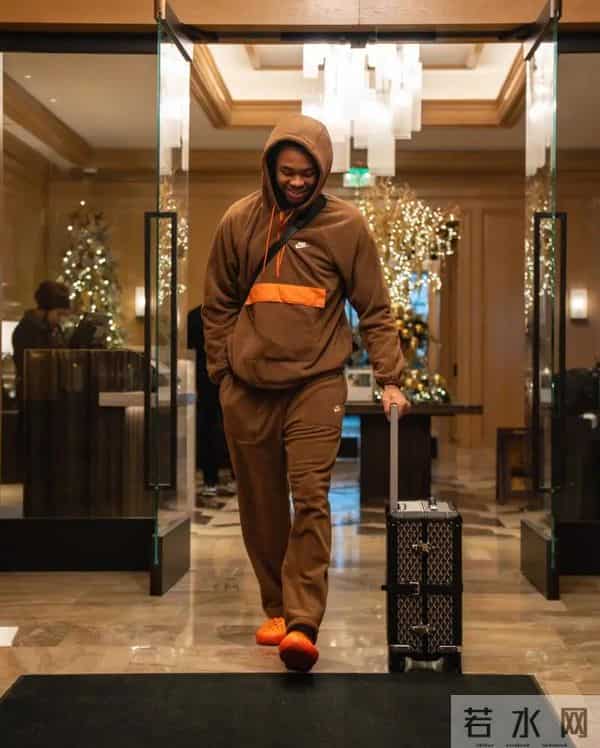 穿搭如何？凯尔特人社媒分享球员穿搭照片