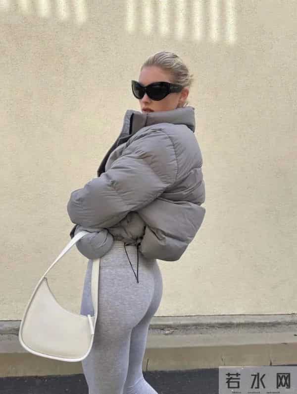 今年冬天“短羽绒服”这样搭配太火了！高级时髦一整个冬天！