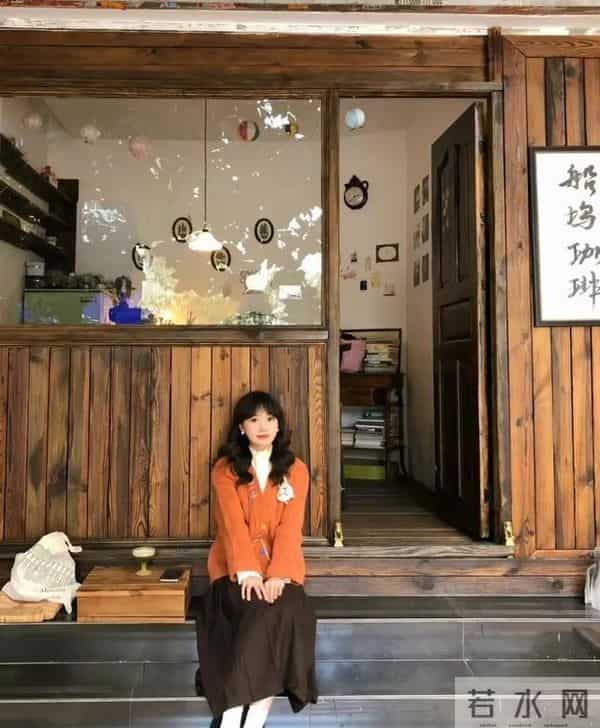 今年冬天最绝的配色：橙色+棕色，太明媚了！