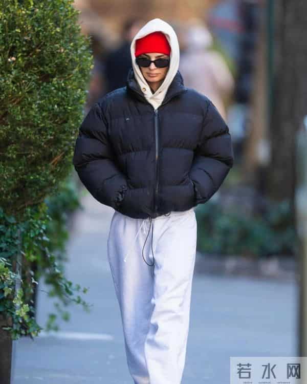 羽绒服内搭优选这几类最合适！简单方便又耐看，室内室外都洋气