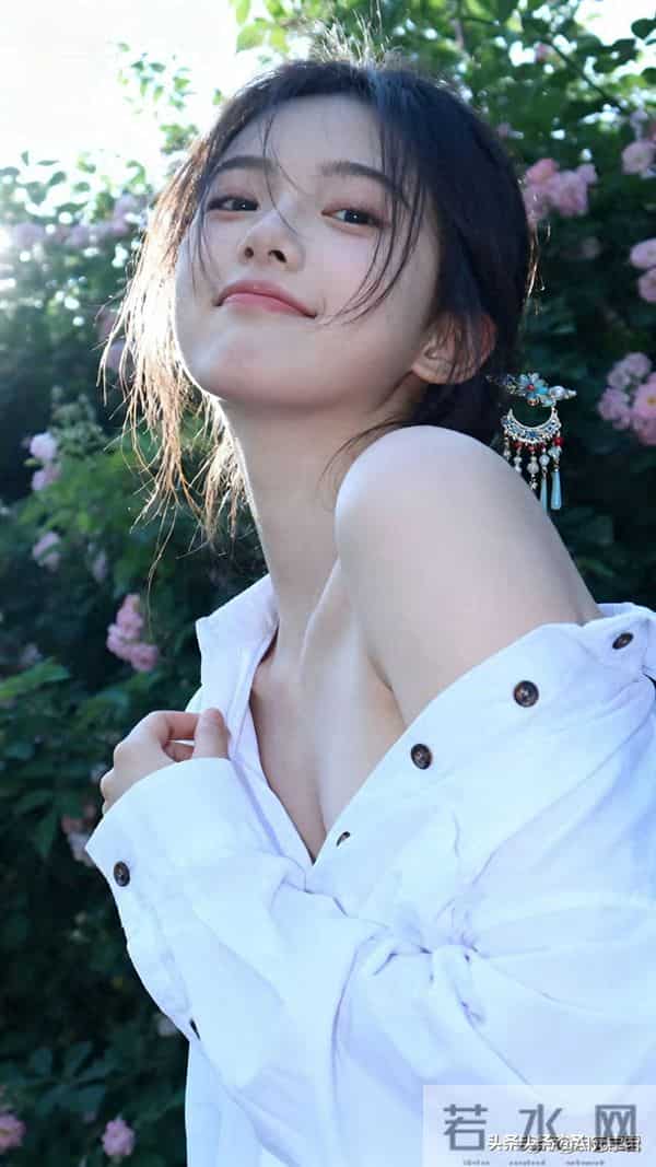 所有春日的温柔，都漫过衣襟的缝隙