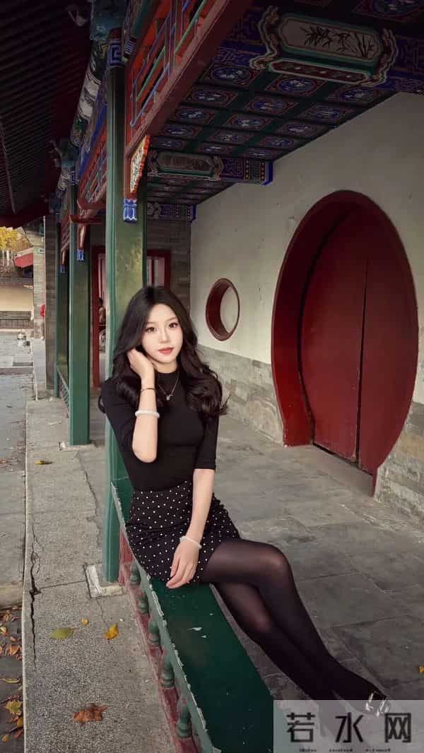 最显白的穿法,被她用“厚黑学”玩明白了