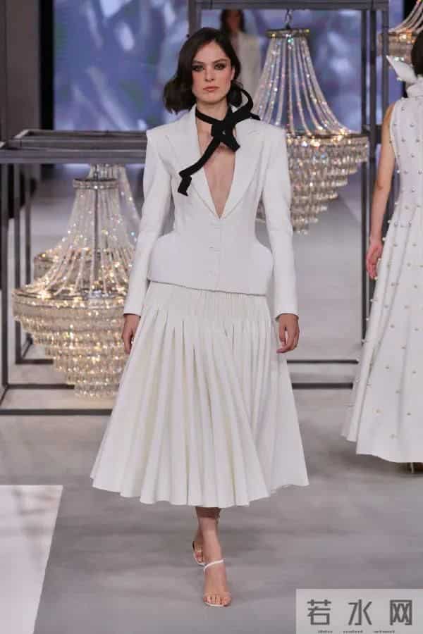 Isabel Sanchis 2026 春夏婚纱秀场