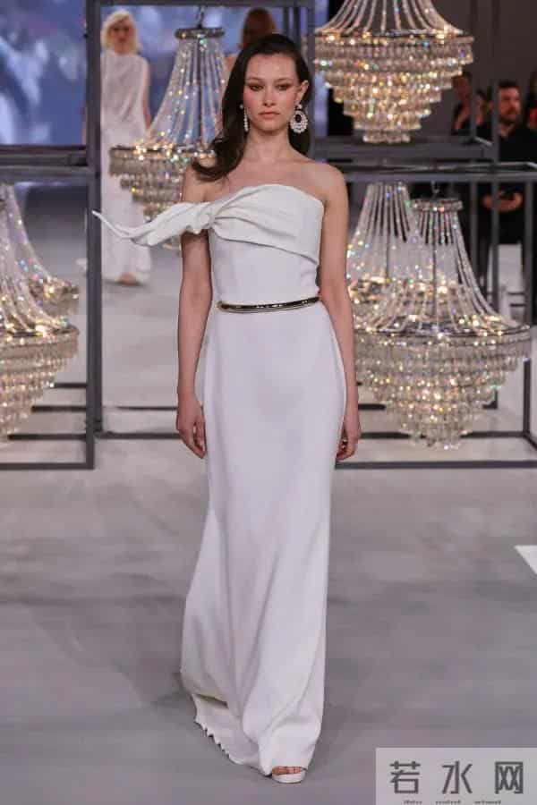 Isabel Sanchis 2026 春夏婚纱秀场