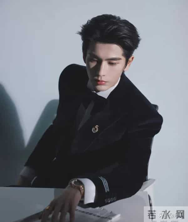 张凌赫，西装真的迷人