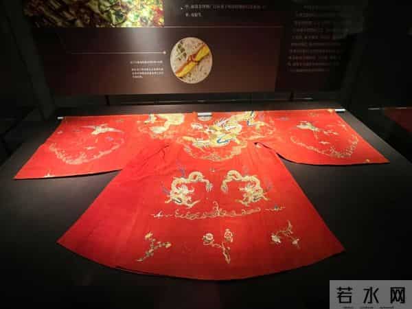 遭老祖宗的“金铺盖”闪到了，在全球首站全国唯一的成都重磅大展上