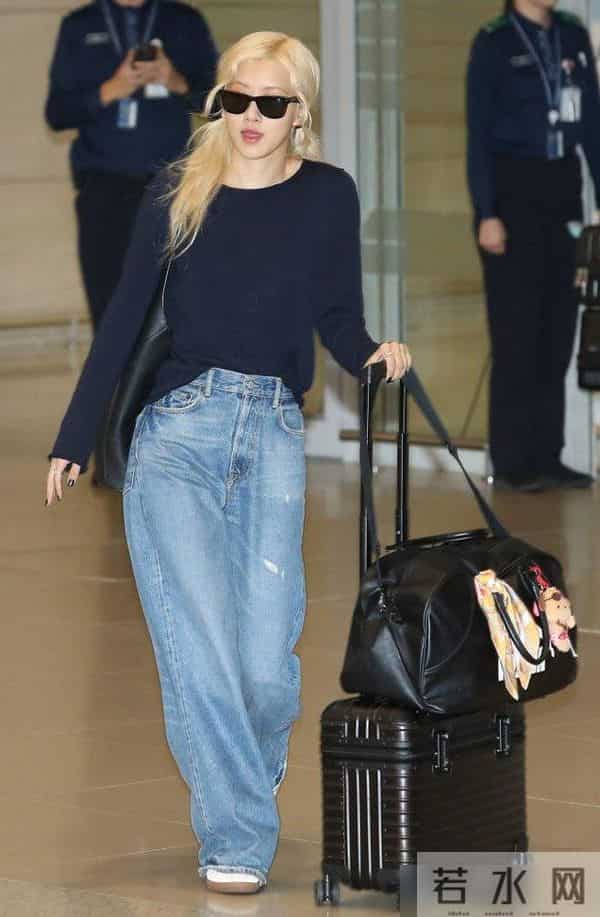 宋妍霏与朴彩英的松弛感穿搭真吸睛！优雅又随性！