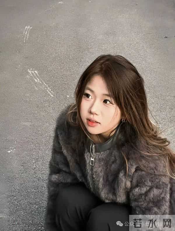 冬日灰调毛绒少女穿搭