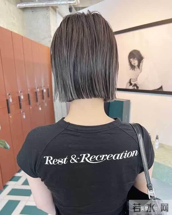 清冷高级感天花板，一刀切波波头，解锁亚洲女生的利落美学