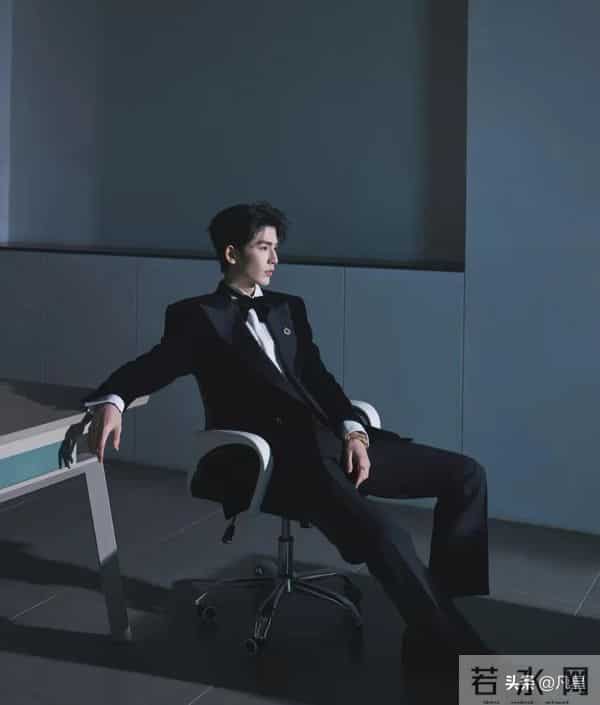 张凌赫，西装真的迷人