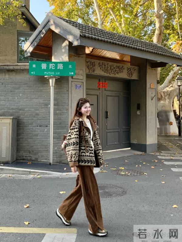 实用又时髦，18套秋冬搭配参考，日常通勤照着穿