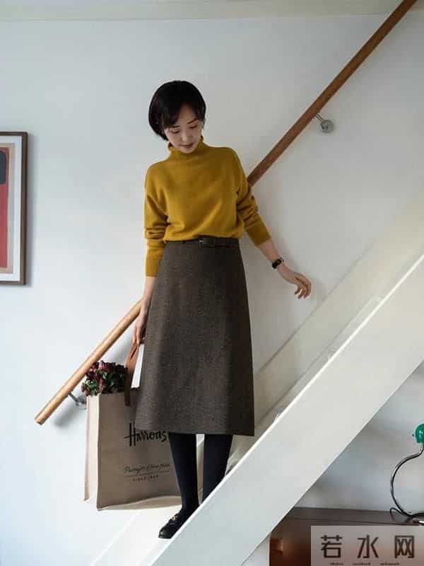 入冬后多穿基础款衣服，大衣、针织衫、半身裙，轻松提升你的气质