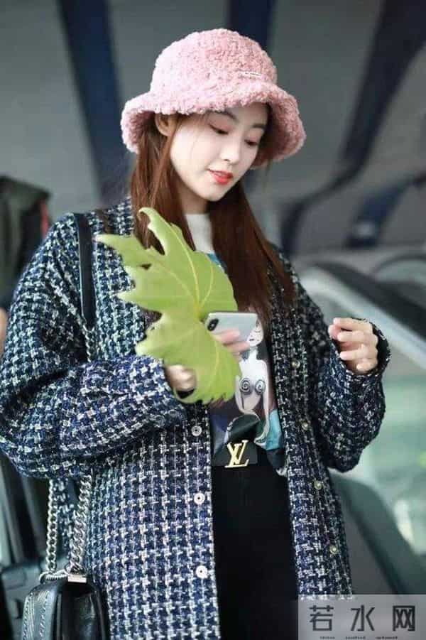 “渔夫帽”才是冬季标配，保暖还洋气显脸小，瞧潮人这样戴多美