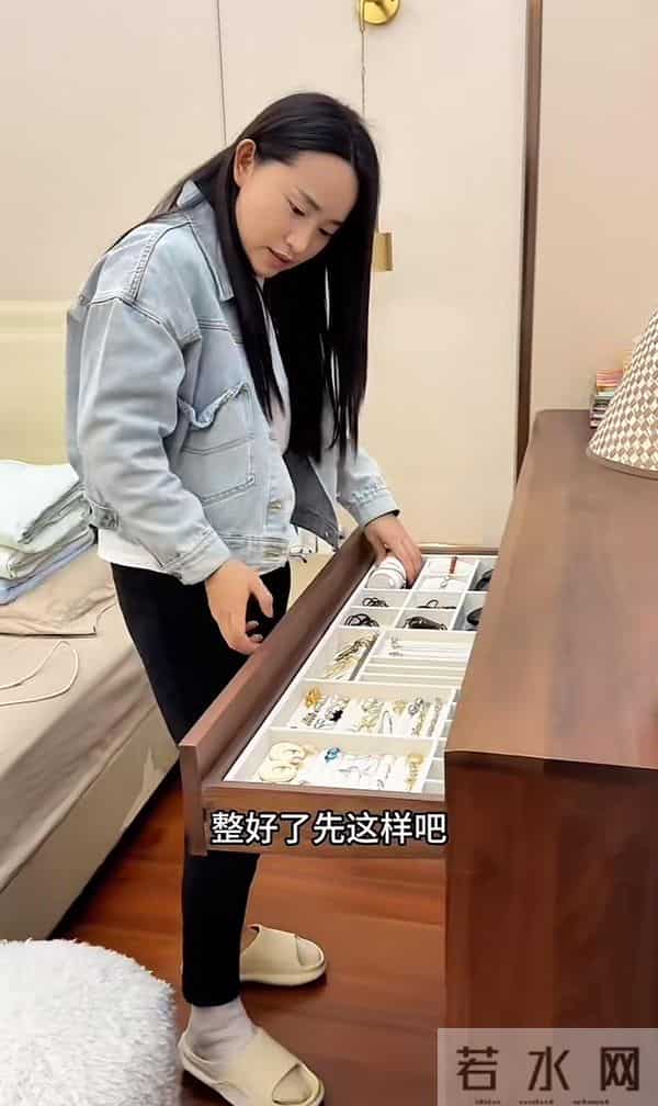 珠宝盒买得不小，里面却都是便宜货，真相让人意外
