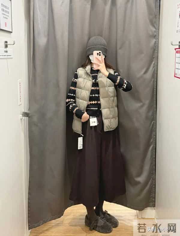 优衣库这马甲是偷了Lemaire的设计吧？这秋冬搭法直接封神！