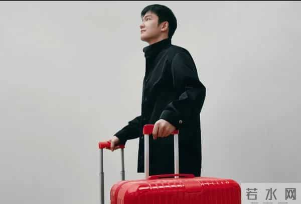 樊振东纯黑穿搭封神！男生全黑造型不沉闷的密码，照着穿稳不出错